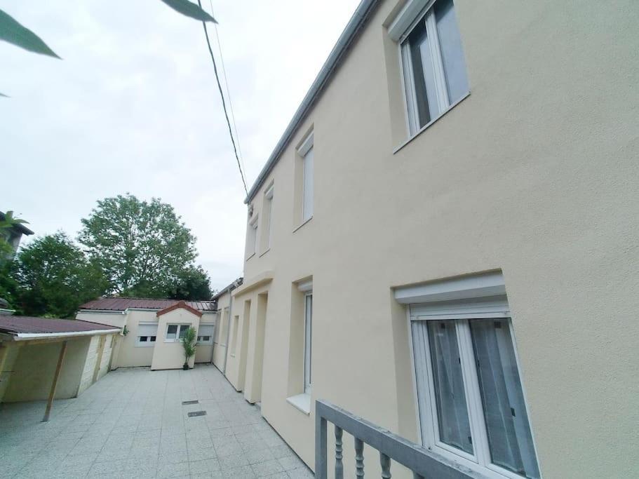 *Douceur Des Tropiques*Parisis Apartment Argenteuil Exterior photo